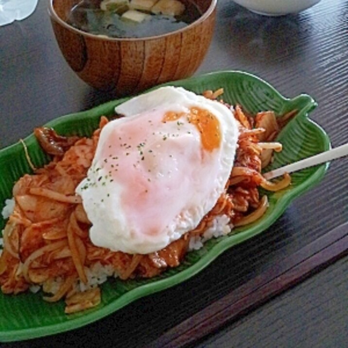 野菜たっぷり★韓国キムチともやしと豚バラの丼